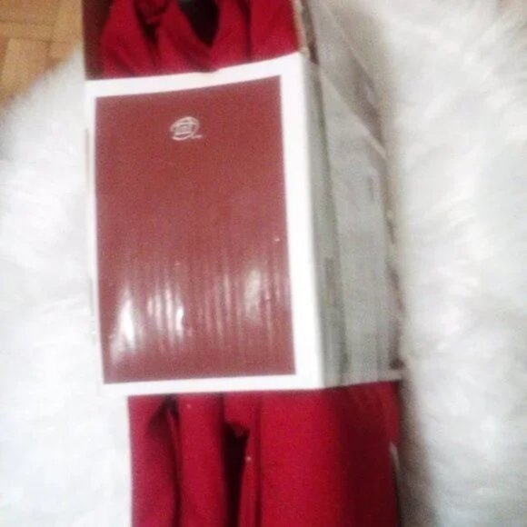 New Whole Home 2 PCS Red Cotton Blackout Drapes 80" x 84" 203 cm x 213 cm - Picture 4 of 4
